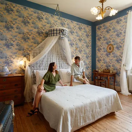 Domaine Du Buc, Le Chateau Bed & Breakfast