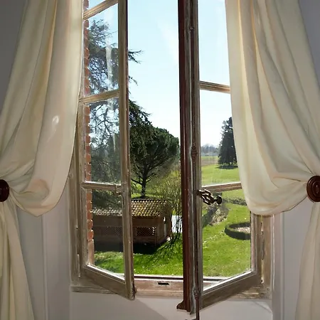 Domaine Du Buc, Le Chateau Bed & Breakfast