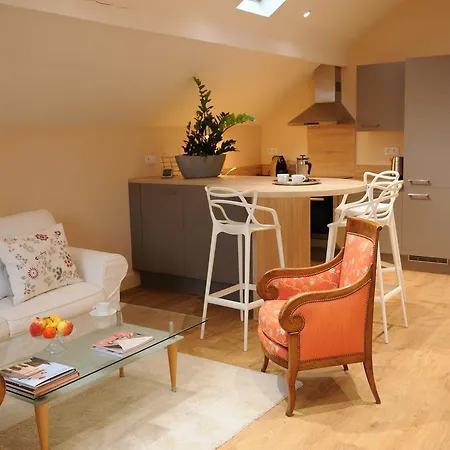 Bed & Breakfast Domaine Du Buc, Le Chateau 4*