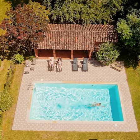 Nocleg ze śniadaniem Domaine Du Buc, Le Chateau 4*
