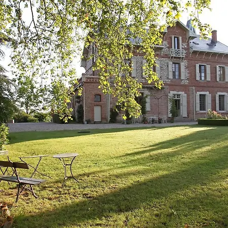 Domaine Du Buc, Le Chateau Nocleg ze śniadaniem 4*