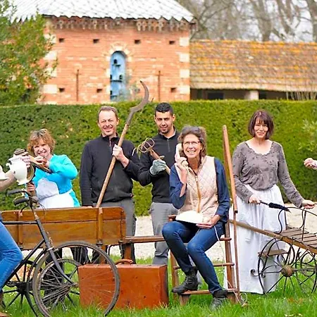 Domaine Du Buc, Le Chateau Bed & Breakfast 4*