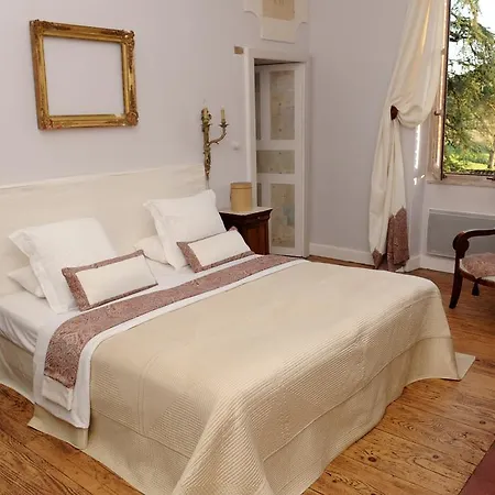 Domaine Du Buc, Le Chateau Oda ve Kahvaltı 4*