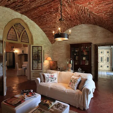 Domaine Du Buc, Le Chateau