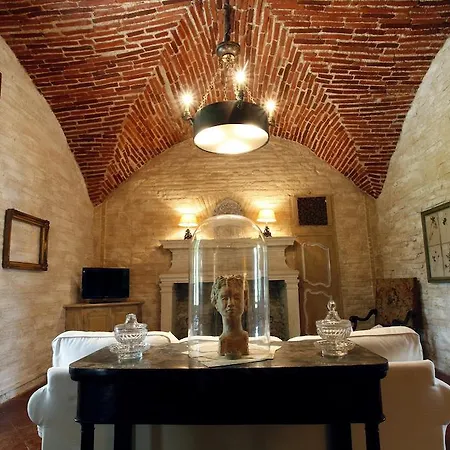 Domaine Du Buc, Le Chateau Nocleg ze śniadaniem 4*