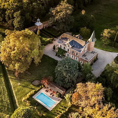 Domaine Du Buc, Le Chateau Nocleg ze śniadaniem 4*