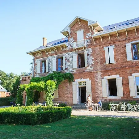 Domaine Du Buc, Le Chateau Nocleg ze śniadaniem 4*
